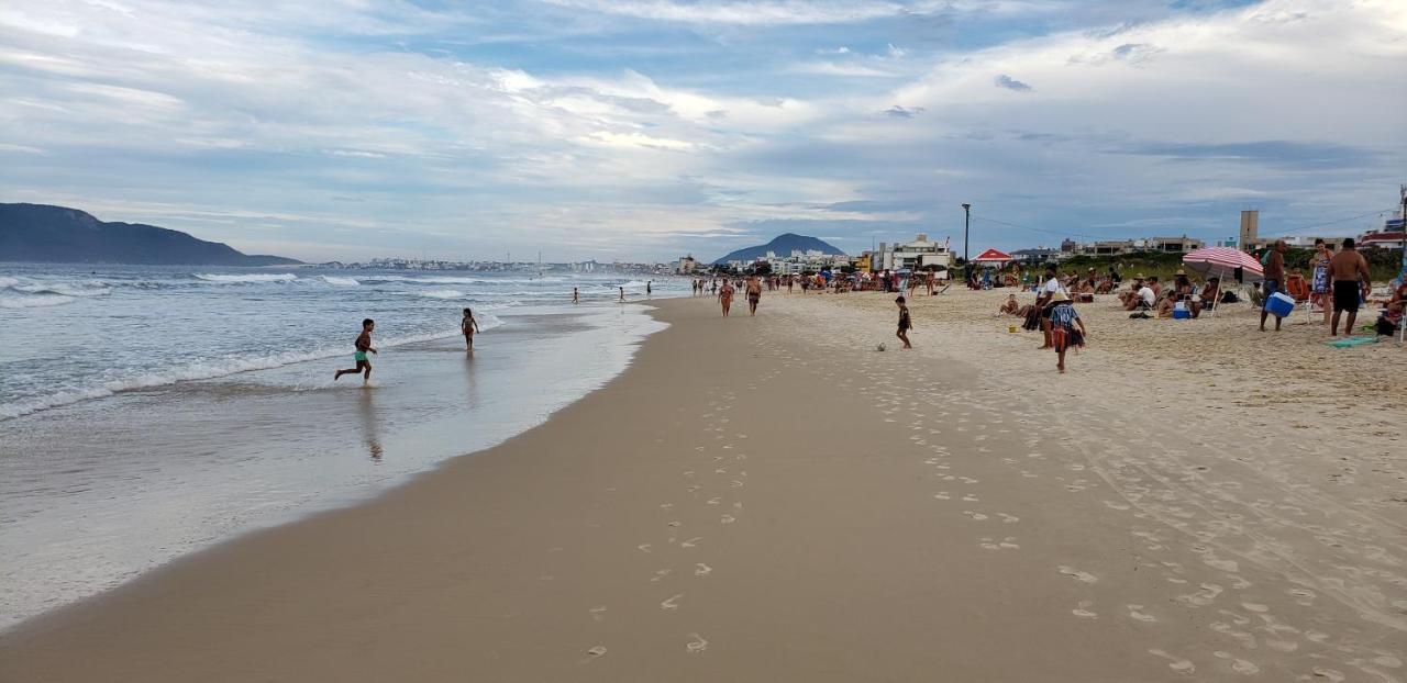 Apartamento Frente Para A Piscina A Uma Quadra Da Praia ฟลอเรียนอโปลิส ภายนอก รูปภาพ