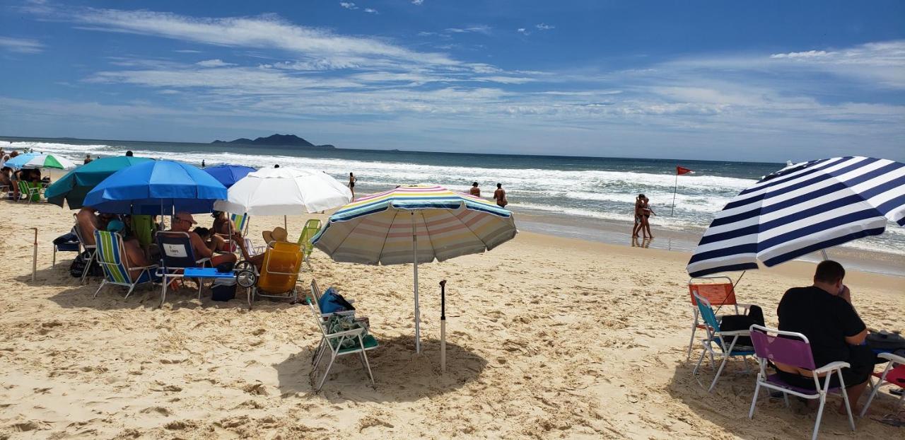 Apartamento Frente Para A Piscina A Uma Quadra Da Praia ฟลอเรียนอโปลิส ภายนอก รูปภาพ