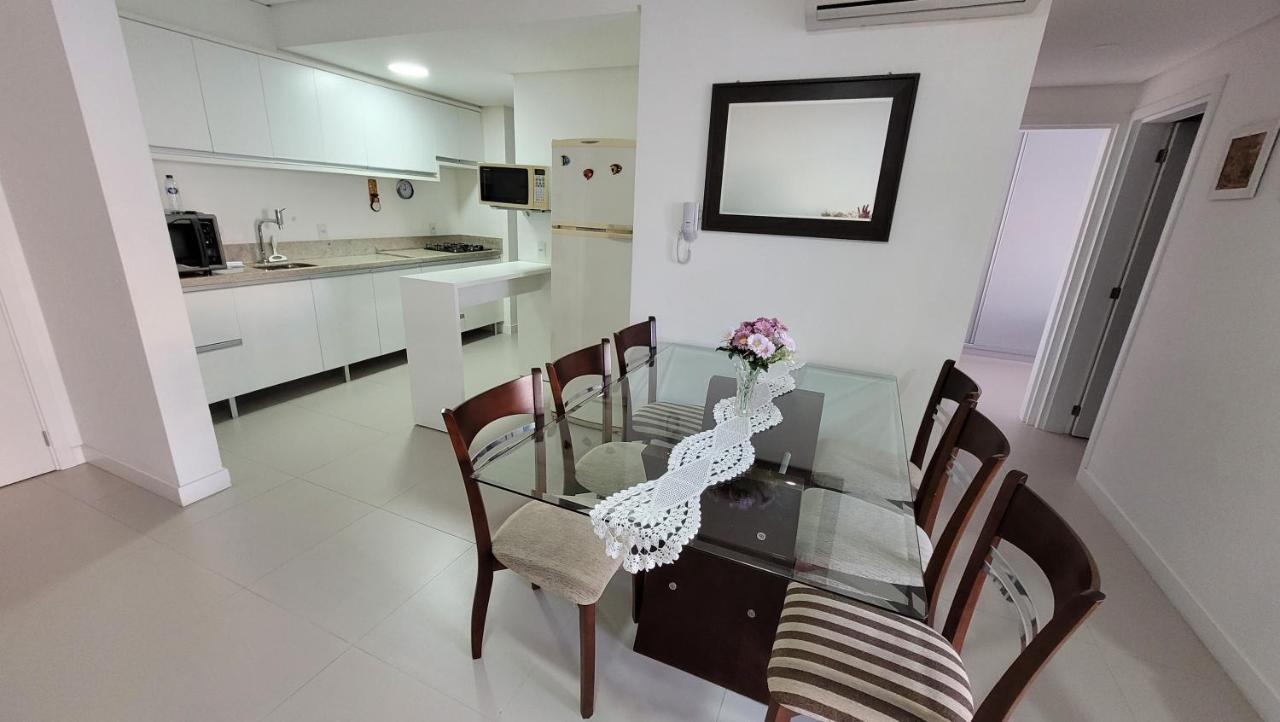 Apartamento Frente Para A Piscina A Uma Quadra Da Praia ฟลอเรียนอโปลิส ภายนอก รูปภาพ