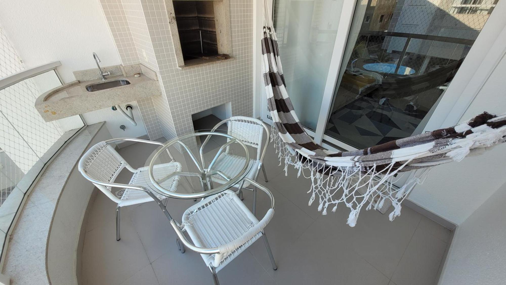 Apartamento Frente Para A Piscina A Uma Quadra Da Praia ฟลอเรียนอโปลิส ภายนอก รูปภาพ