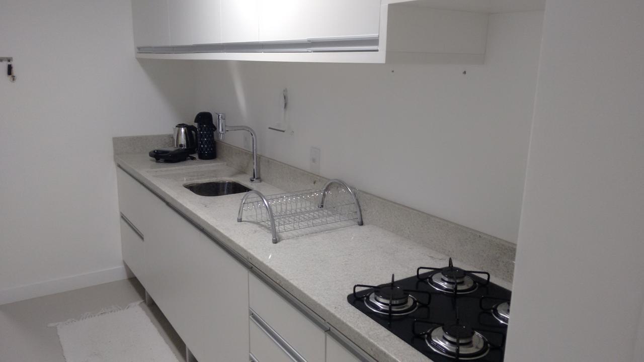 Apartamento Frente Para A Piscina A Uma Quadra Da Praia ฟลอเรียนอโปลิส ภายนอก รูปภาพ