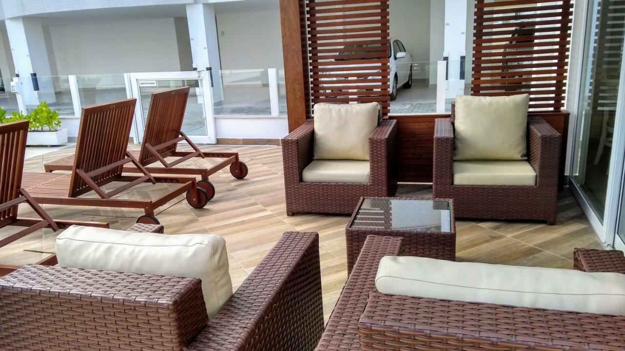 Apartamento Frente Para A Piscina A Uma Quadra Da Praia ฟลอเรียนอโปลิส ภายนอก รูปภาพ