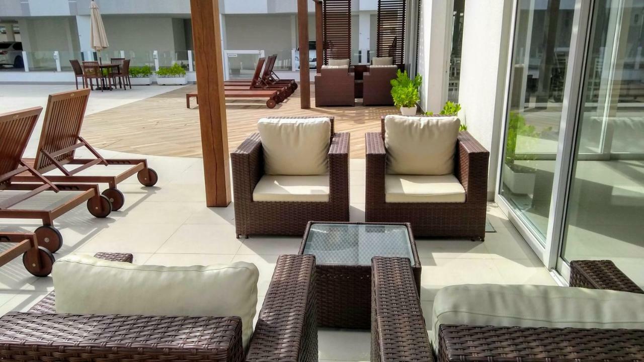 Apartamento Frente Para A Piscina A Uma Quadra Da Praia ฟลอเรียนอโปลิส ภายนอก รูปภาพ